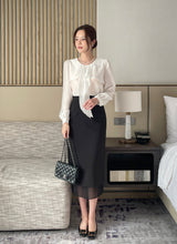 Marron Volume Ribbon Puff Blouse