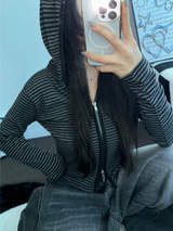 STRIPE SLIN クロップドフーディージップアップ 🤎❤🩶🖤3COLOR