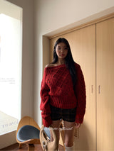 Red gradation off-balance shoulder knitwear