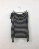 Button-up off-shoulder t-shirt (2color)