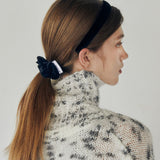 MINI VELVET SCRUNCHIE (BLACK)