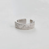Bold lace heart open ring
