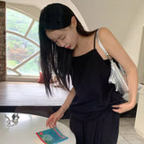 バックツイストスリーブレス
