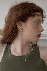 カラーポイントミニカーブピアス/Color point mini curve 'silver' earring (4colors)
