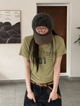 ビゼンY2Kレタリングスナップボタンリブクロップド半袖Tシャツ / Vizen Y2K Lettering Snap Button Ribbed Cropped Short-Sleeved T-Shirt