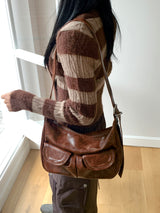 Unbarred two-pocket vintage washed leather shoulder bag