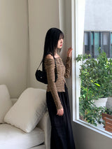 Iku striped button slit off-shoulder long sleeve T-shirt