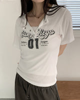 ビゼンY2Kレタリングスナップボタンリブクロップド半袖Tシャツ / Vizen Y2K Lettering Snap Button Ribbed Cropped Short-Sleeved T-Shirt