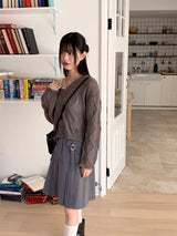 Siren Wave Punching Layered V-neck Cropped Long-Sleeved Knitwear