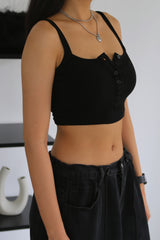BUTTON CROP SLEEVELESS