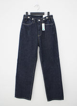 ローボタンブラッシュデニムパンツ/no.256 raw button brushed denim pants