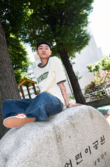 Younger Song × VIVASTUDIO Collaboration Ringer College Logo Tee