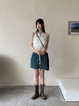 リウムプリーツシャーリングストリングノースリーブブラウス / Leeum pleated shirring string sleeveless blouse