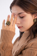 シグネイチャーボタンウィズニットリング/Merry,Motive signature button with knit ring (Khaki)