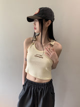 モメオンレタリング刺繍サスペンダークロップドノースリーブ / Momeon lettering embroidered suspenders cropped sleeveless
