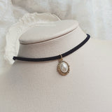 アンティーぃオーバルチョーカー / Antique Oval Choker Necklace - Pearl (Gold Color)