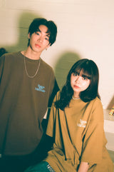 ユニバーサルリミックスロゴコラボレーションSS Tシャツ / Universal remix logo collaboration SS tee I Younger Song x mahagrid