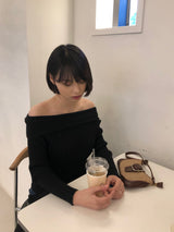 ドレープフェミニンショルダーコルギニット