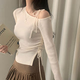 [Bomberjeon!/Goddess complete] Slim Belle One Shoulder Ribbon Ribbon Side Shirring Knitwear - 4 colors