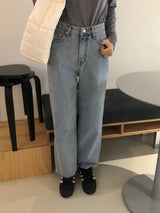 ミュートストレートデニム