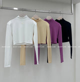 刺繍入りショルダーパッド クロップド タートルネック T シャツ