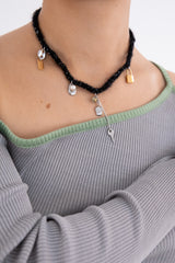 ウールニットユニークオブジェクトネックレス/Wool black knit with unique objects necklace