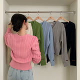 オールデイツイストVネックカーディガン / [Bellide made] All-Day Twist V-Neck Cardigan