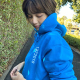 コラボレーションプルオーバーフーディ