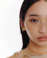 リボンラッフルゴールドピアス