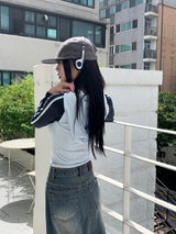 Cima Nagrang strap color combination cropped hooded T-shirt