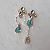 ゴールドフラワーズアンドコーラルブルーティアドロップピアス / Gold Flowers and Coral Blue Teardrops Piercing