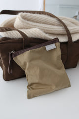 flat pouch (camel brown)
