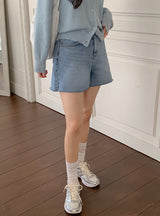 Thin and Fit Cut Capri Slit Denim Pants (2color)