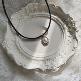 アンティーぃオーバルチョーカー / Antique Oval Choker Necklace - Pearl (Gold Color)