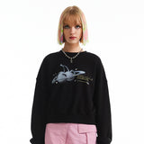 チェリープラネットグラフィッククロップスウェットシャツ / CHERRY PLANET GRAPHIC CROP SWEATSHIRT [BLACK]