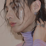 カンダニエル着用！クリスタルガラス彫刻ミニリングイヤリング/ Wearing Kang Daniel! Crystal Glass Sculpture Mini Ring Earrings (6633234399350)