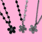 CHECKBOARD DAISY NECKLACE (6652493103222)