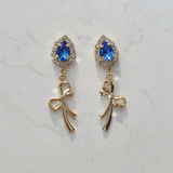 ロイヤルブルークリスタルアンドゴールドリボンピアス / Royal Blue Crystal and Gold Ribbon Piercing