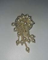 Falling white pearl phone-holder