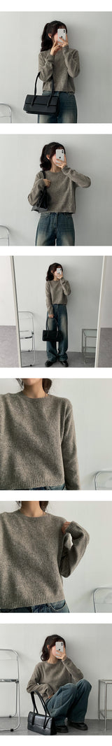 ビーズハーフクロップドラウンドニットウェア / Beads Half Cropped Round Knitwear