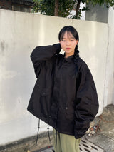 Eye-catching bomber jacket 