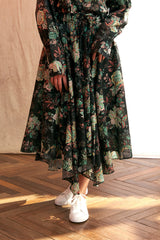 "PRE-ORDER 4/16~" VINTAGE FLOWER UNBALANCE FLARE SKIRT (Black) (6546128175222)