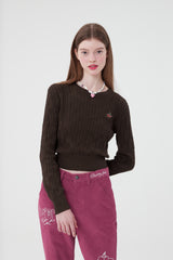スモールチェリークロップ丈ニット／SMALL CHERRY CABLE CROP KNIT [BROWN]