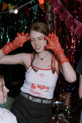 チェリートムボーイグラフィックノースリーブ / CHERRY TOMBOY GRAPHIC SLEEVELESS [WHITE]