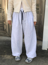 Willow balloon sweat pants 