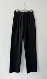 Waist point two tuck slacks