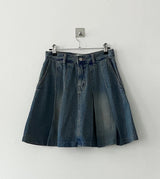Mickey two tuck mini skirt