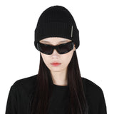 METAL LABEL BOLD KNIT BEANIE BLACK