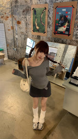 アンフッティドオフボウリブドニットTシャツ