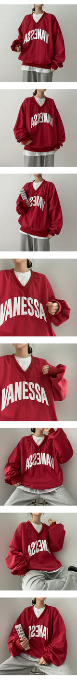 バスラックネッサスウェットシャツ / Basrak Nessa V sweatshirt.